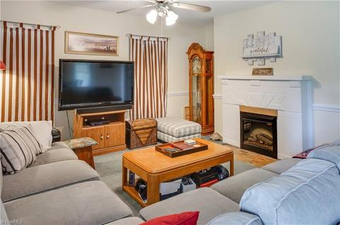105 E Moore Ave, High Point, NC 27263 photo 3