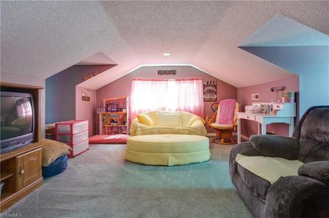 105 E Moore Ave, High Point, NC 27263 photo 14