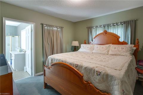 105 E Moore Ave, High Point, NC 27263 photo 10