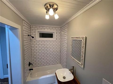 123 E Spring St, Elkin, NC 28621 photo 21