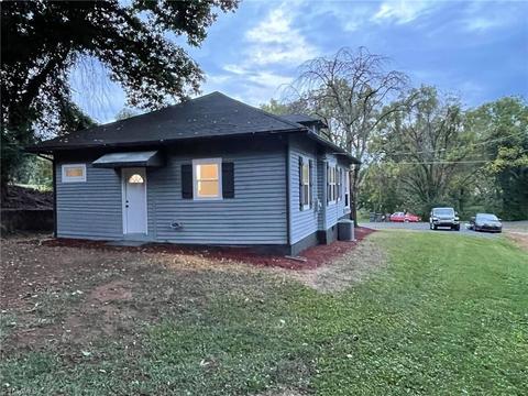 123 E Spring St, Elkin, NC 28621 photo 5