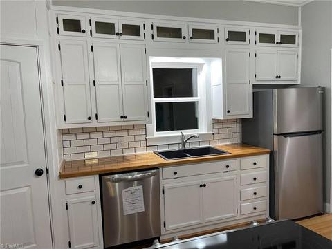 123 E Spring St, Elkin, NC 28621 photo 28