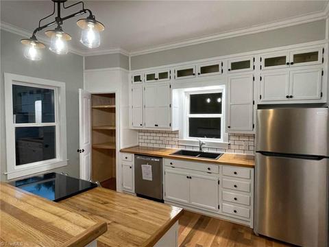 123 E Spring St, Elkin, NC 28621 photo 29