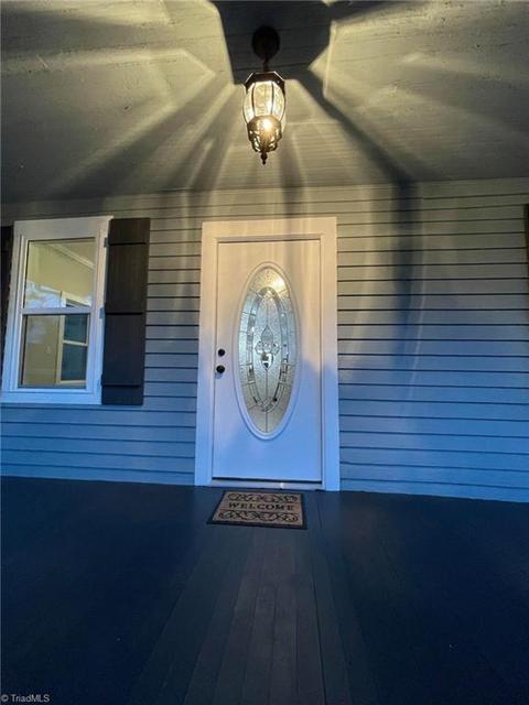 123 E Spring St, Elkin, NC 28621 photo 7