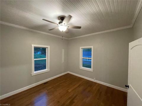 123 E Spring St, Elkin, NC 28621 photo 10