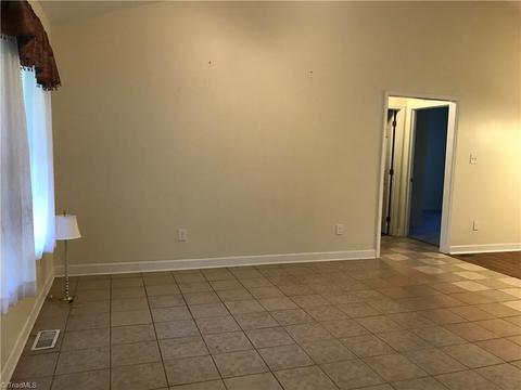 150 Windmill Ct, Harmony, NC 28634 photo 11