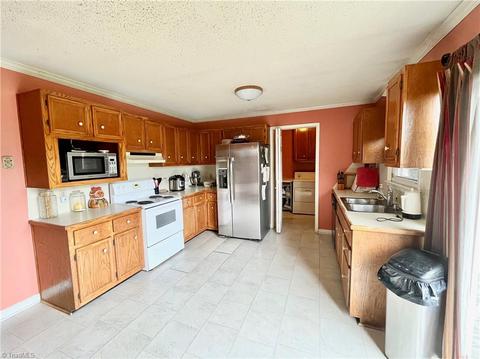 4841 Hampton Rd, Clemmons, NC 27012 photo 6