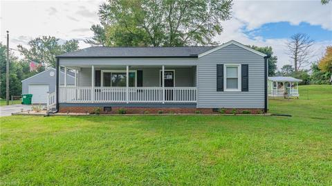 105 Mohawk Dr, King, NC 27021 photo 1