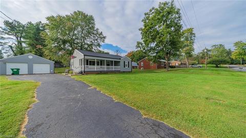 105 Mohawk Dr, King, NC 27021 photo 4