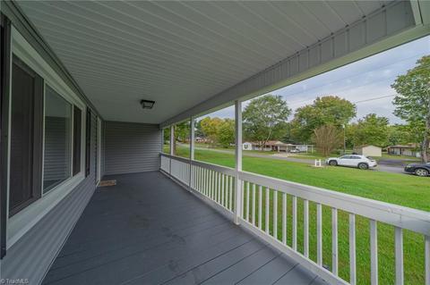 105 Mohawk Dr, King, NC 27021 photo 7