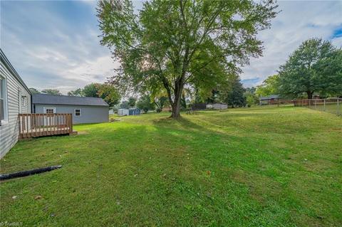 105 Mohawk Dr, King, NC 27021 photo 6
