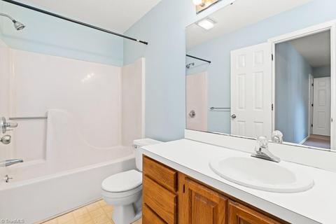 1017 Oakview Rd, High Point, NC 27265 photo 20