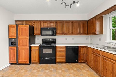 1017 Oakview Rd, High Point, NC 27265 photo 10