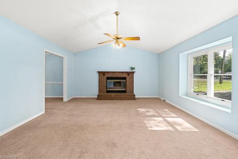 1017 Oakview Rd, High Point, NC 27265 photo 4