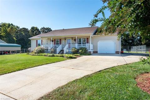 4357 Huntington Dr, Trinity, NC 27370 photo 3
