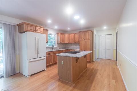 536 Farmbrook Rd, Mount Airy, NC 27030 photo 2