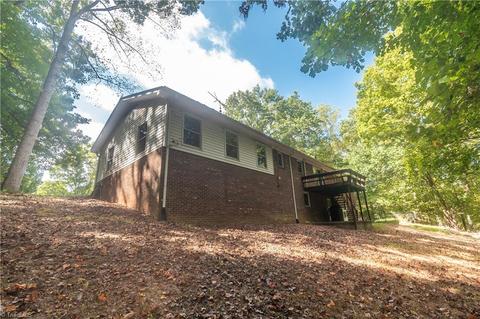 536 Farmbrook Rd, Mount Airy, NC 27030 photo 17