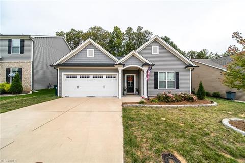 4542 River Gate Dr, Clemmons, NC 27012 photo 1