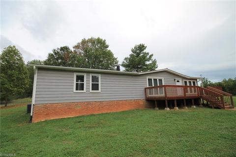 1165 Pine Tree Dr, Pinnacle, NC 27043 photo 2