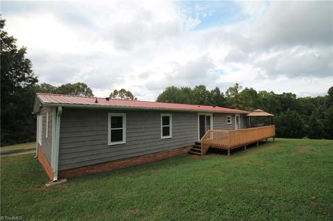 1165 Pine Tree Dr, Pinnacle, NC 27043 photo 4