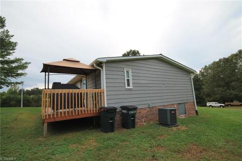 1165 Pine Tree Dr, Pinnacle, NC 27043 photo 5