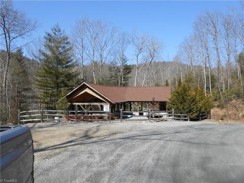 1303 Bobcat Mountain Rd, Purlear, NC 28665 photo 5