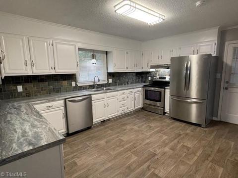 1130 Tangle Ln, High Point, NC 27265 photo 12