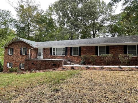 1130 Tangle Ln, High Point, NC 27265 photo 3