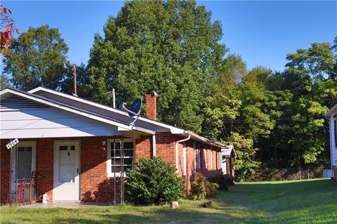 1904 Eugene St, High Point, NC 27260 photo 2