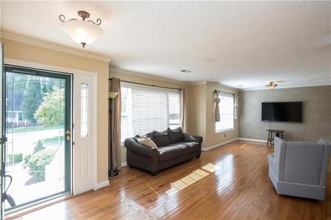 3935 Patsy Dr, Winston Salem, NC 27107 photo 3