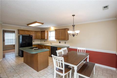 3935 Patsy Dr, Winston Salem, NC 27107 photo 9