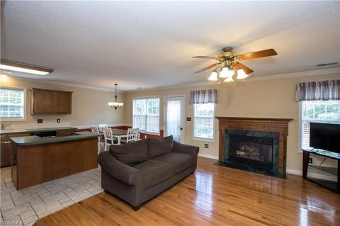 3935 Patsy Dr, Winston Salem, NC 27107 photo 6