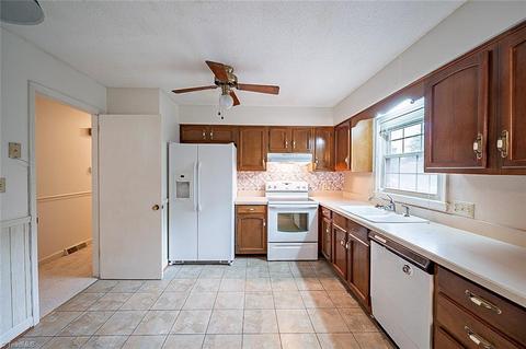604 Oakview Rd, High Point, NC 27265 photo 2
