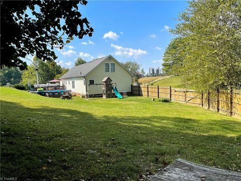 415 Marshall Johnson Rd, Pilot Mountain, NC 27041 photo 42