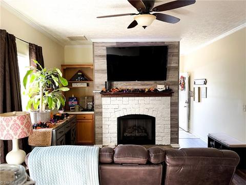 415 Marshall Johnson Rd, Pilot Mountain, NC 27041 photo 11