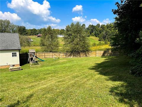 415 Marshall Johnson Rd, Pilot Mountain, NC 27041 photo 40