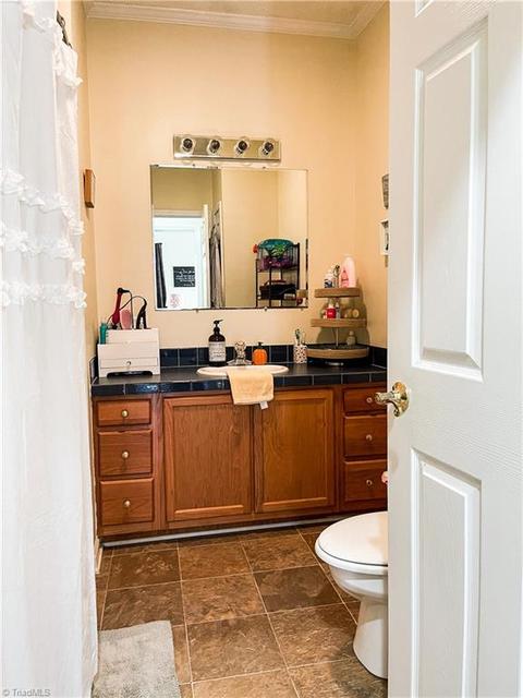 415 Marshall Johnson Rd, Pilot Mountain, NC 27041 photo 21