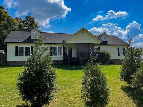 415 Marshall Johnson Rd, Pilot Mountain, NC 27041 photo 2