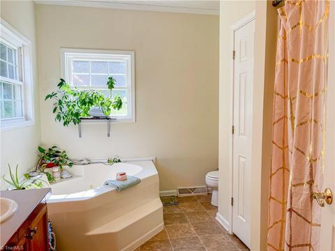 415 Marshall Johnson Rd, Pilot Mountain, NC 27041 photo 19