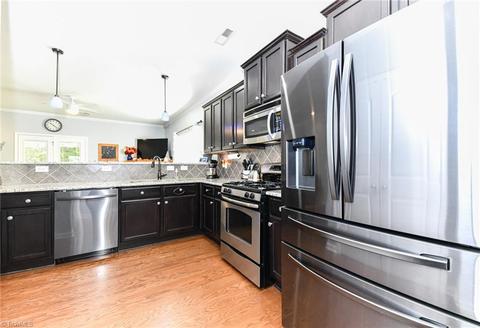 2704 Splitbrooke Dr, High Point, NC 27265 photo 7