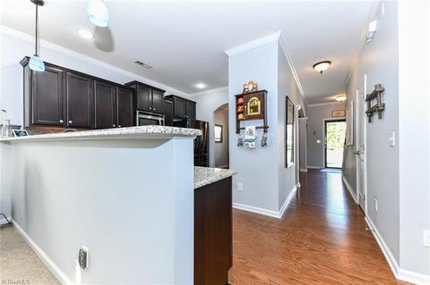2704 Splitbrooke Dr, High Point, NC 27265 photo 5