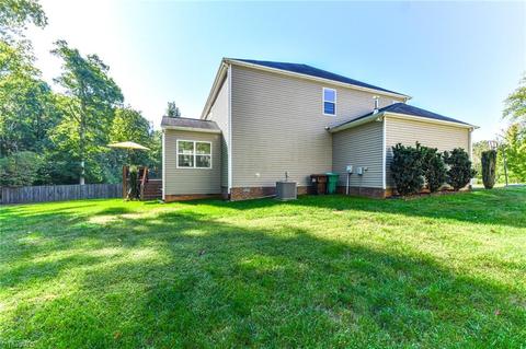 2704 Splitbrooke Dr, High Point, NC 27265 photo 30