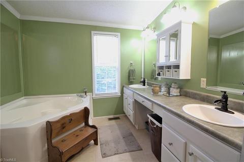 5843 Huckleberry Ln, Trinity, NC 27370 photo 14