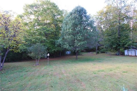 5843 Huckleberry Ln, Trinity, NC 27370 photo 3