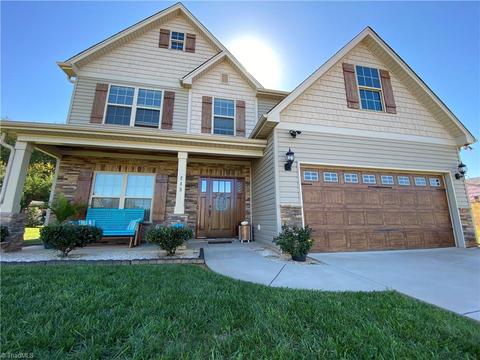 245 Pilot Bluff Dr, King, NC 27021 photo 1