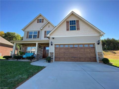245 Pilot Bluff Dr, King, NC 27021 photo 3