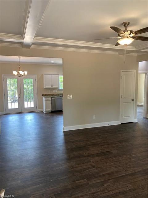 321 E Aiken Rd, Eden, NC 27288 photo 4