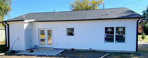 321 E Aiken Rd, Eden, NC 27288 photo 2