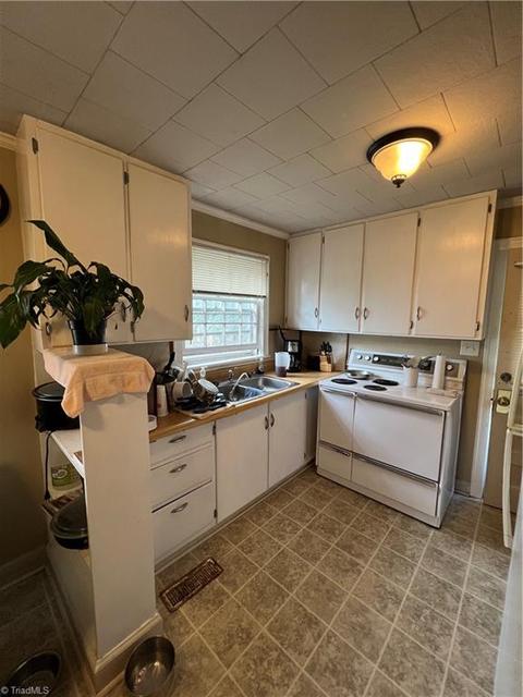 213 Jay Pl, High Point, NC 27263 photo 6