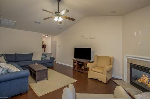 654 Chas Ct, High Point, NC 27265 photo 14